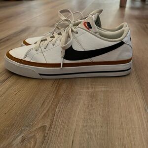 Women’s nike sneakers